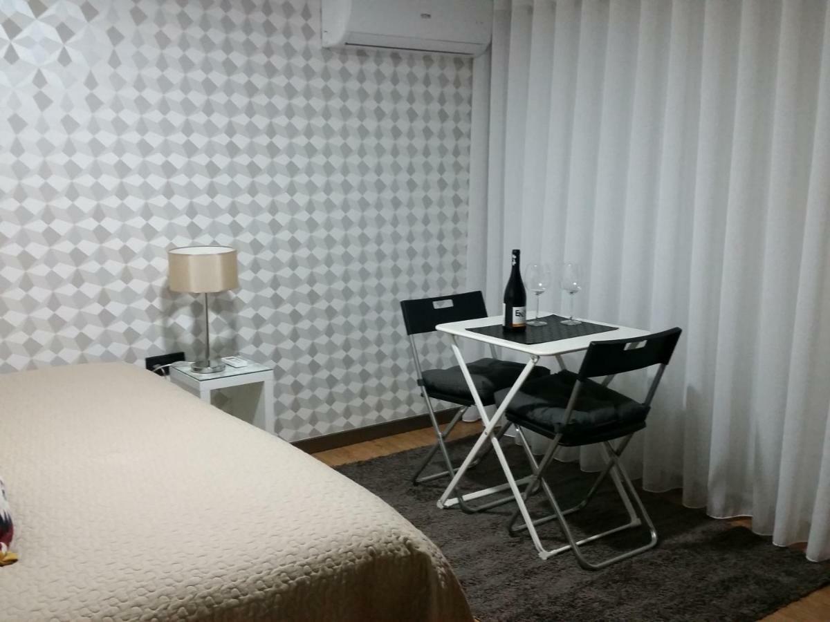 Next To The Airport Apartman Moreira  Kültér fotó